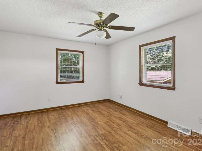 119 Legacy Lane, Harmony, NC 28634.  MLS# CAR4294206, YatesRealty ID 22127. Primary bedroom