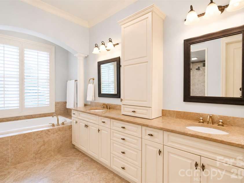 9911 Clarkes View Place, Concord, NC 28027.  MLS# CAR4390814, YatesRealty ID 22127. *Picture has been digitally staged