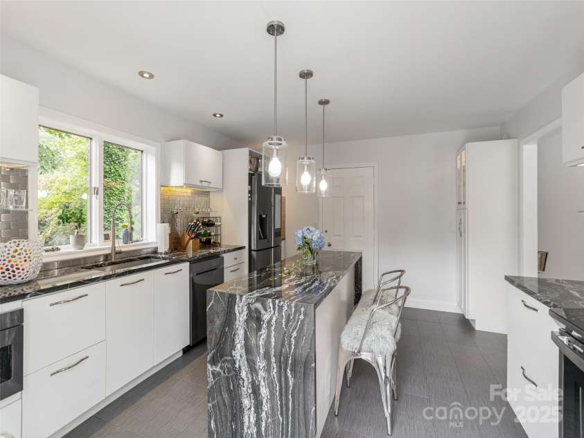 30 Fairway Drive, Etowah, NC 28729.  MLS# CAR4269057, YatesRealty ID 22128. 
