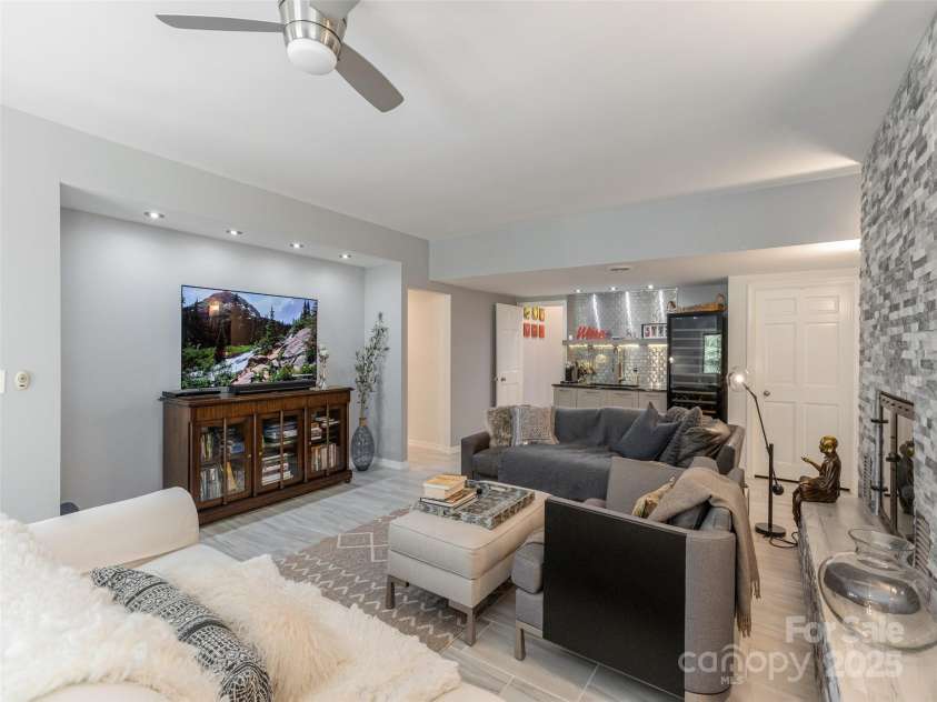 30 Fairway Drive, Etowah, NC 28729.  MLS# CAR4269057, YatesRealty ID 22128. 