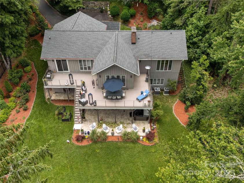 30 Fairway Drive, Etowah, NC 28729.  MLS# CAR4269057, YatesRealty ID 22128. 