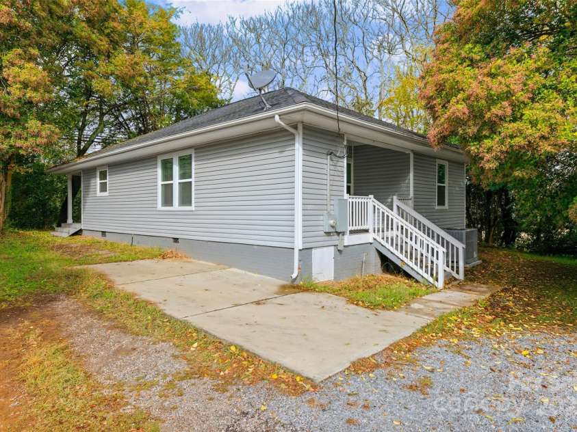 1257 Springdale Road, Lancaster, SC 29720.  MLS# CAR4318071, YatesRealty ID 2213. 