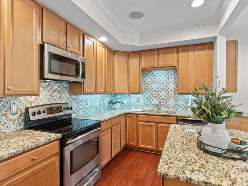 1530 Church Street, Charlotte, NC 28203.  MLS# CAR4259116, YatesRealty ID 22130. 