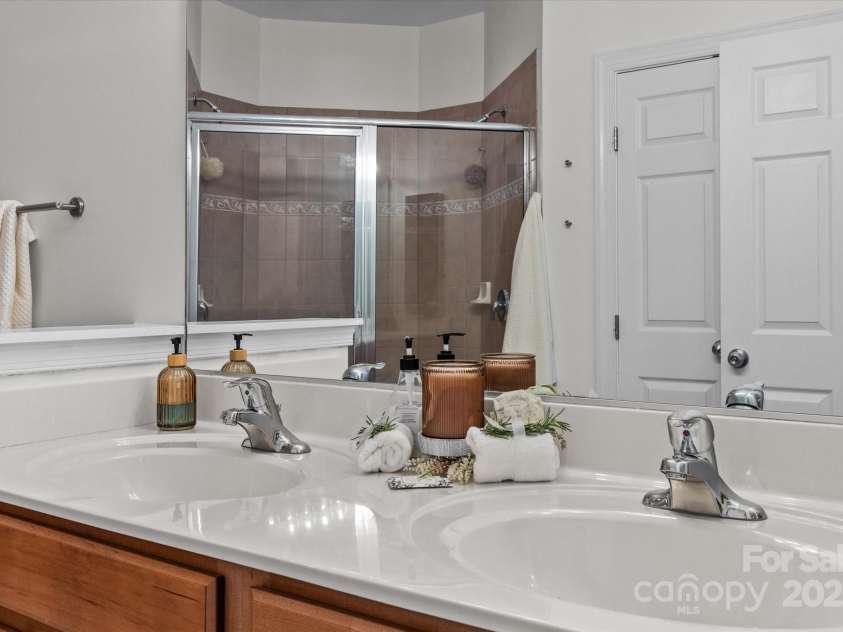1530 Church Street, Charlotte, NC 28203.  MLS# CAR4259116, YatesRealty ID 22130. 
