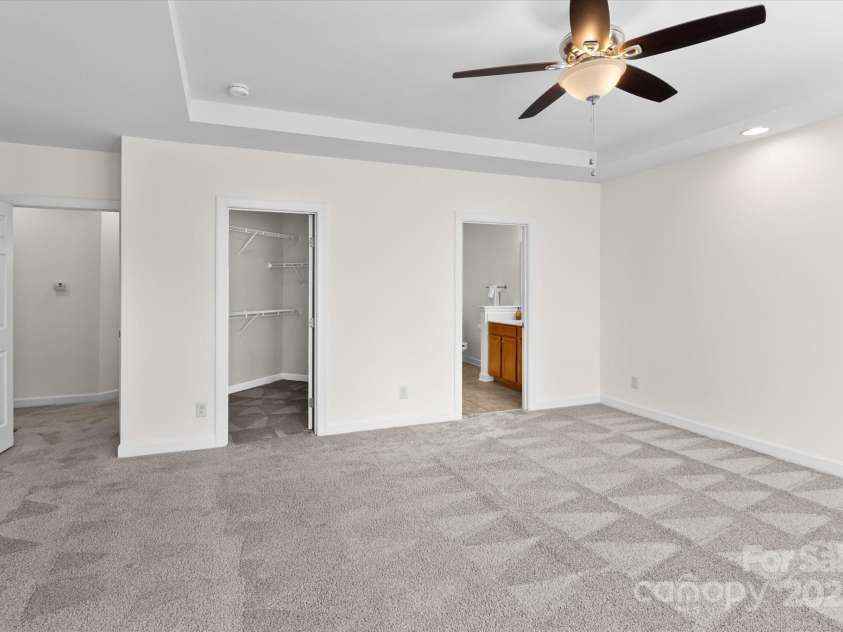 1530 Church Street, Charlotte, NC 28203.  MLS# CAR4259116, YatesRealty ID 22130. Two generously sized walk-in closets!