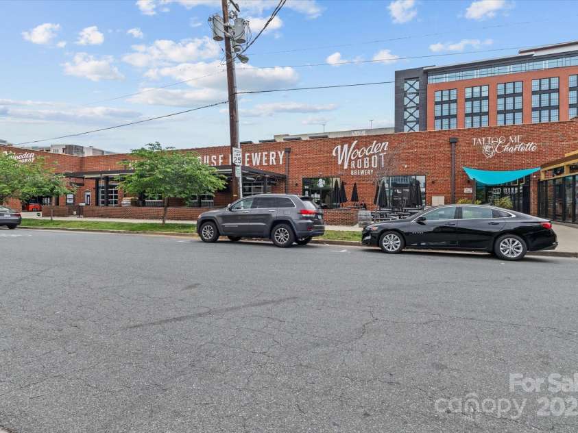 1530 Church Street, Charlotte, NC 28203.  MLS# CAR4259116, YatesRealty ID 22130. Wooden Robot Beverages served here - around the corner.