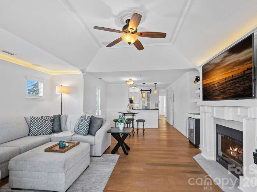 18797 Vineyard Point Lane, Cornelius, NC 28031.  MLS# CAR4434795, YatesRealty ID 22130. 