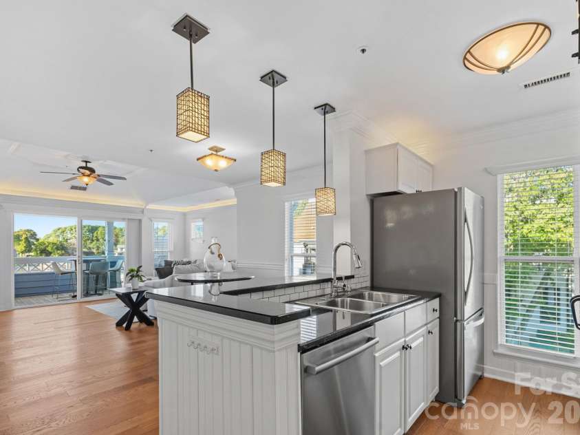 18797 Vineyard Point Lane, Cornelius, NC 28031.  MLS# CAR4434795, YatesRealty ID 22130. 