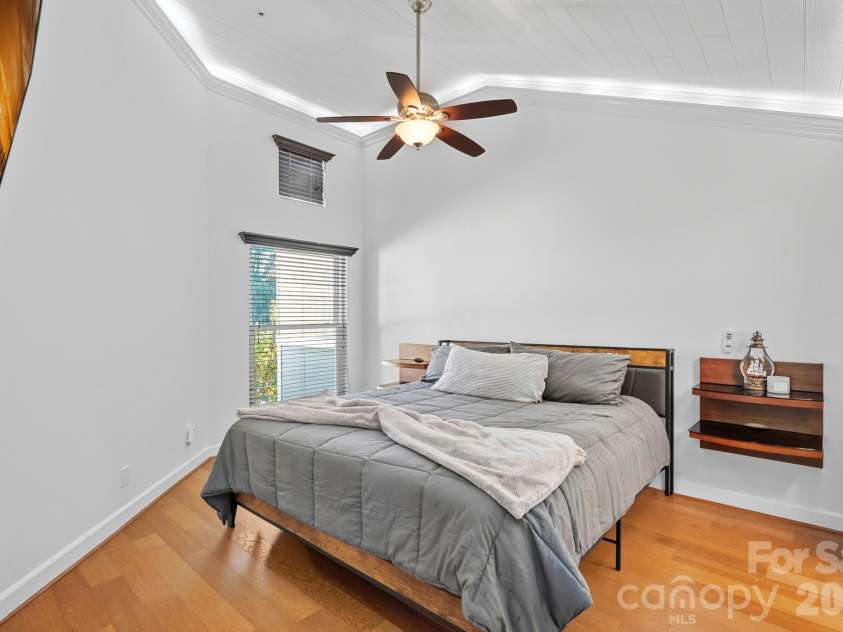 18797 Vineyard Point Lane, Cornelius, NC 28031.  MLS# CAR4434795, YatesRealty ID 22130. 