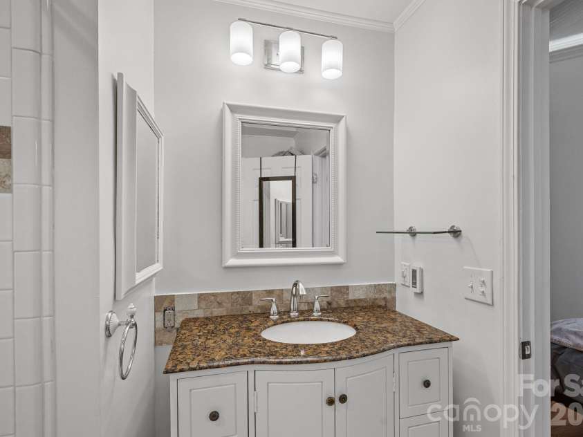 18797 Vineyard Point Lane, Cornelius, NC 28031.  MLS# CAR4434795, YatesRealty ID 22130. 