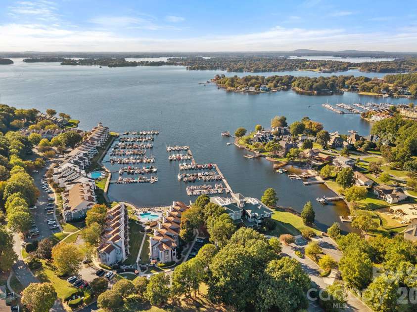 18797 Vineyard Point Lane, Cornelius, NC 28031.  MLS# CAR4434795, YatesRealty ID 22130. 