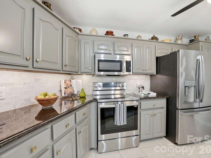 4218 Patriots Way, Gastonia, NC 28056.  MLS# CAR4354947, YatesRealty ID 22132. 