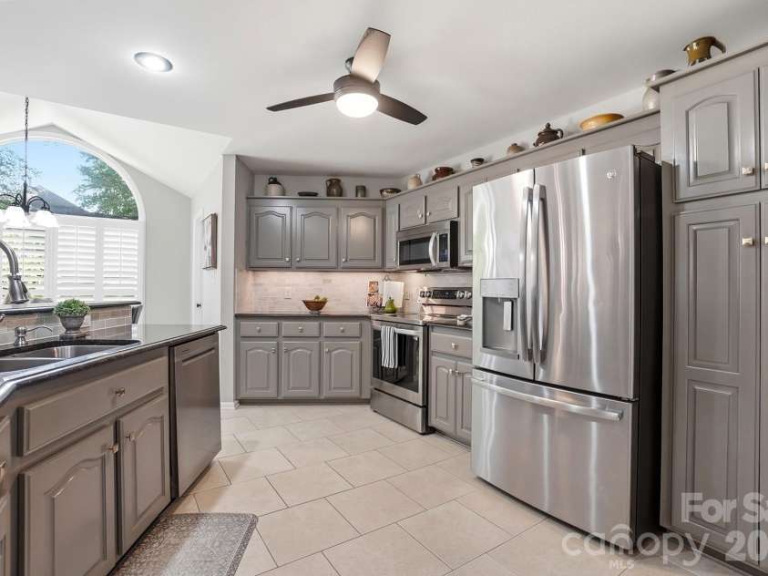 4218 Patriots Way, Gastonia, NC 28056.  MLS# CAR4354947, YatesRealty ID 22132. 