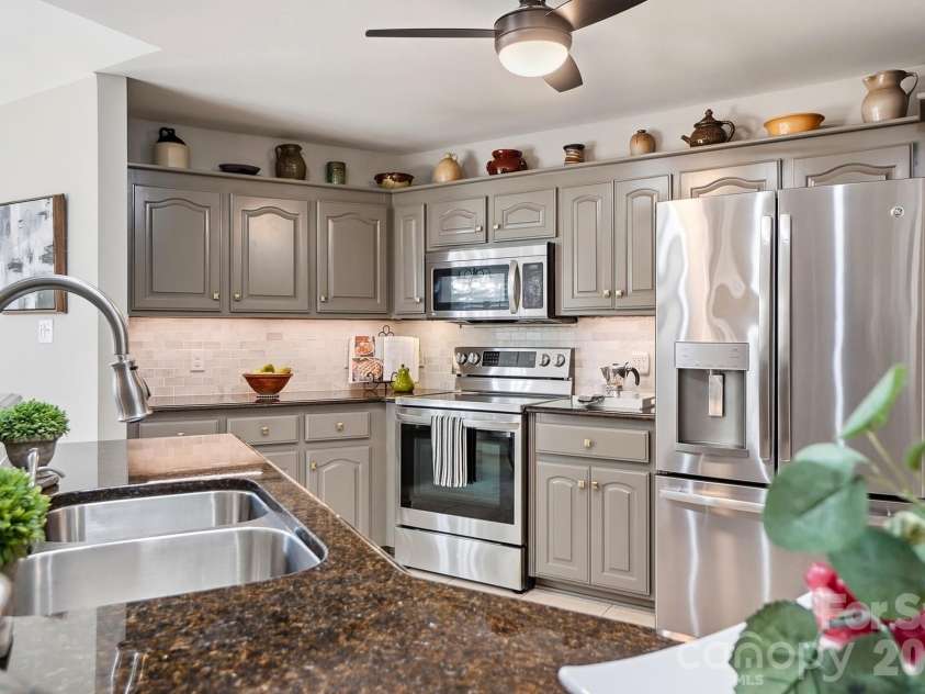 4218 Patriots Way, Gastonia, NC 28056.  MLS# CAR4354947, YatesRealty ID 22132. 