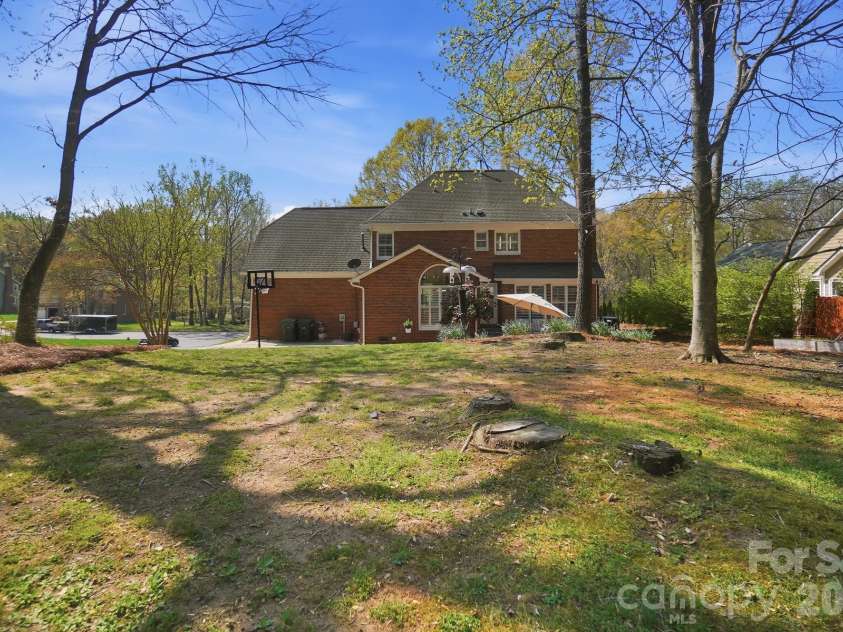 4218 Patriots Way, Gastonia, NC 28056.  MLS# CAR4354947, YatesRealty ID 22132. 