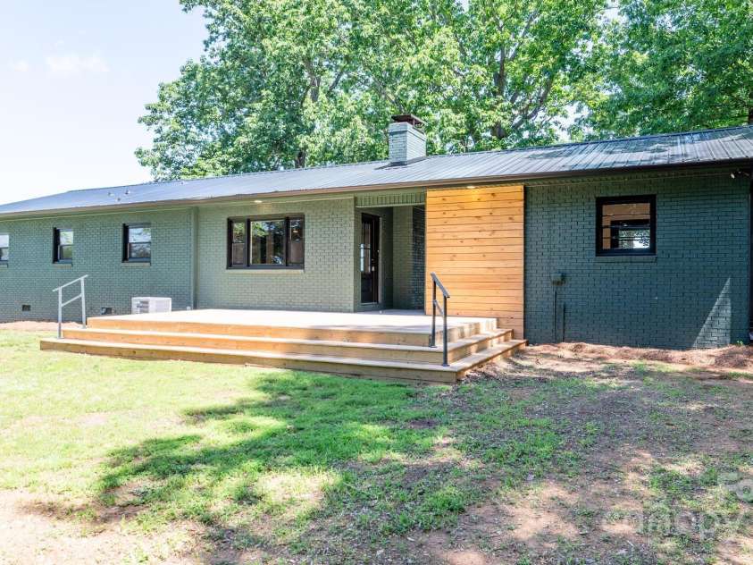 155 Mcallister Road, Statesville, NC 28625.  MLS# CAR4273725, YatesRealty ID 22133. 