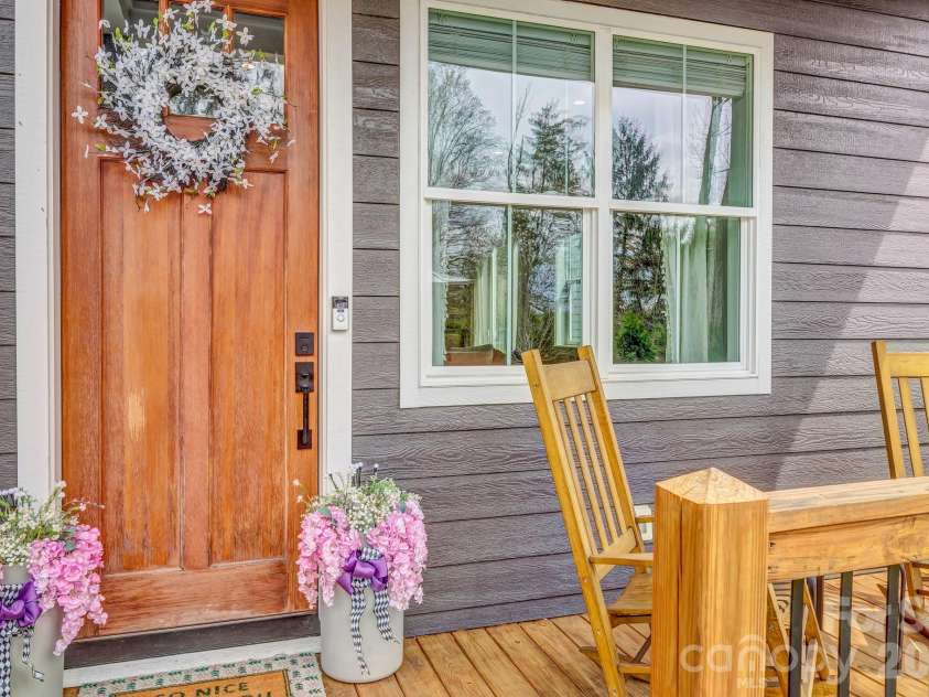 20 Phillip Lane, Arden, NC 28704.  MLS# CAR4365933, YatesRealty ID 22133. 