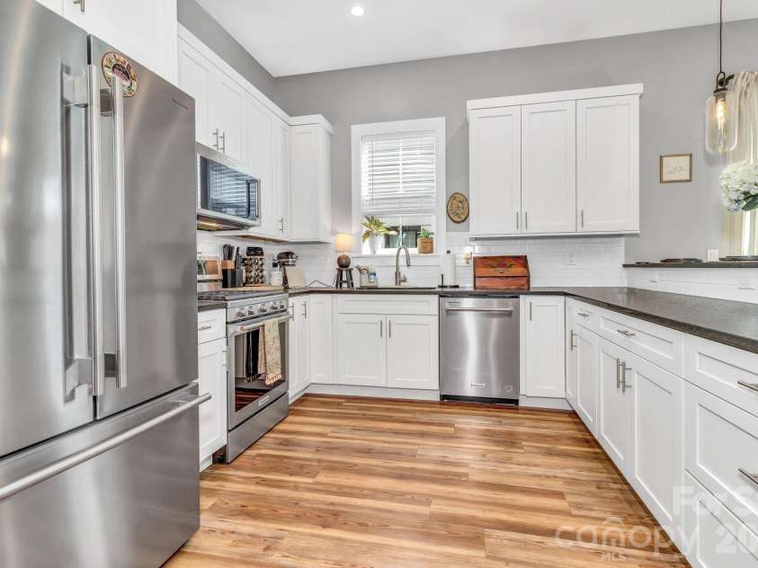 20 Phillip Lane, Arden, NC 28704.  MLS# CAR4365933, YatesRealty ID 22133. 