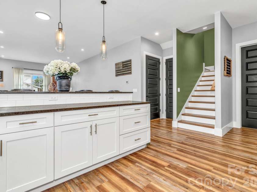 20 Phillip Lane, Arden, NC 28704.  MLS# CAR4365933, YatesRealty ID 22133. 