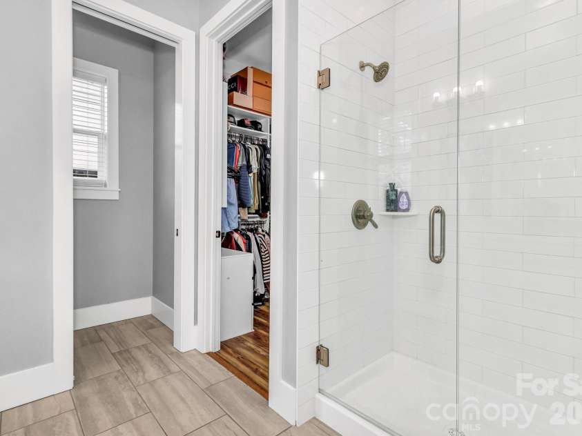 20 Phillip Lane, Arden, NC 28704.  MLS# CAR4365933, YatesRealty ID 22133. 