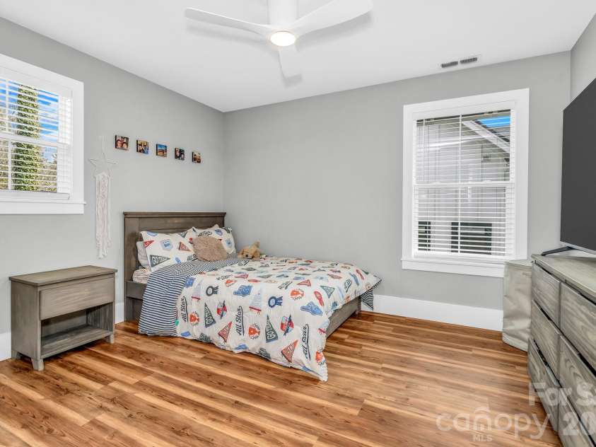20 Phillip Lane, Arden, NC 28704.  MLS# CAR4365933, YatesRealty ID 22133. 