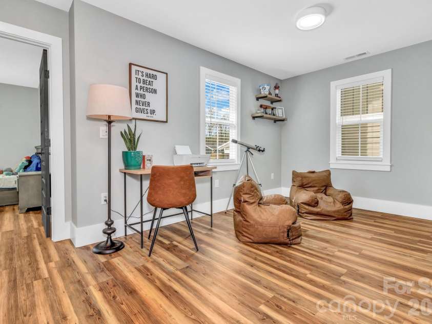 20 Phillip Lane, Arden, NC 28704.  MLS# CAR4365933, YatesRealty ID 22133. 