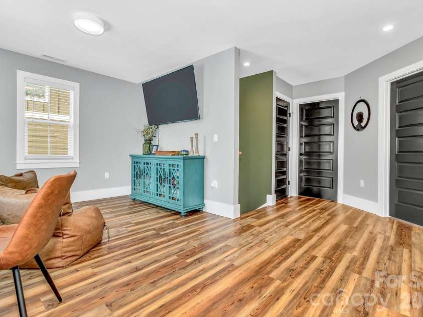 20 Phillip Lane, Arden, NC 28704.  MLS# CAR4365933, YatesRealty ID 22133. 
