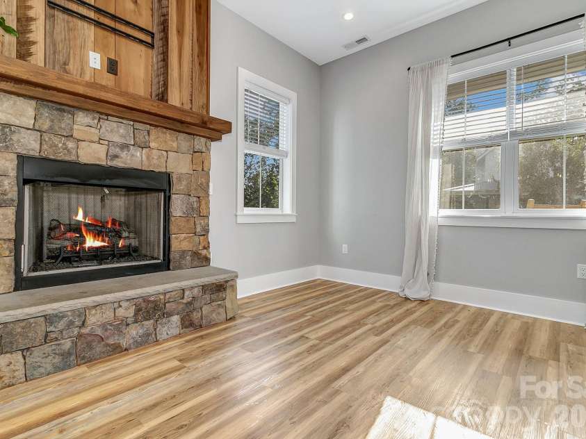 20 Phillip Lane, Arden, NC 28704.  MLS# CAR4365933, YatesRealty ID 22133. 