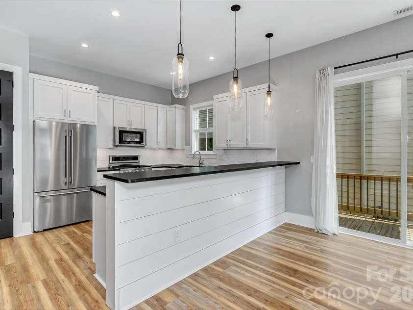 20 Phillip Lane, Arden, NC 28704.  MLS# CAR4365933, YatesRealty ID 22133. 