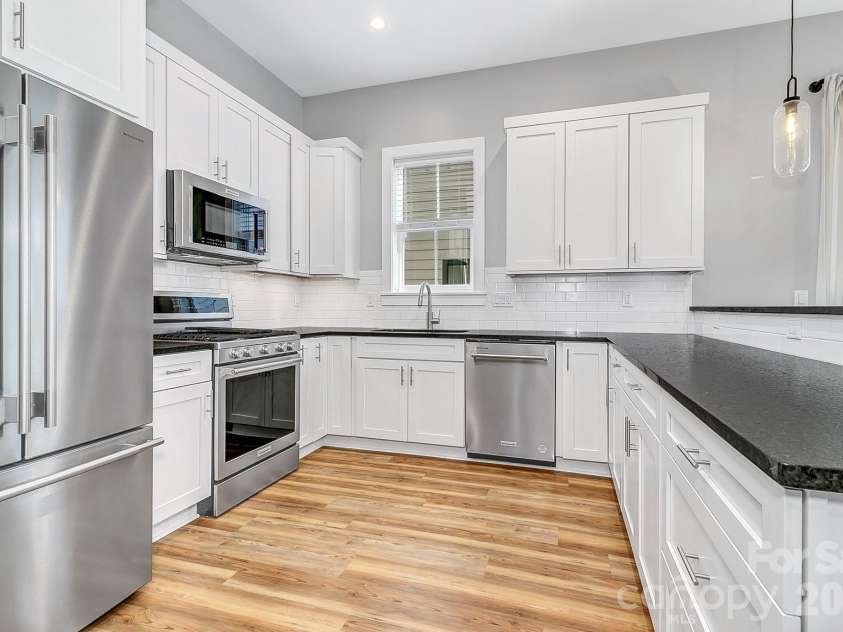 20 Phillip Lane, Arden, NC 28704.  MLS# CAR4365933, YatesRealty ID 22133. 