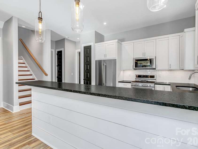 20 Phillip Lane, Arden, NC 28704.  MLS# CAR4365933, YatesRealty ID 22133. 