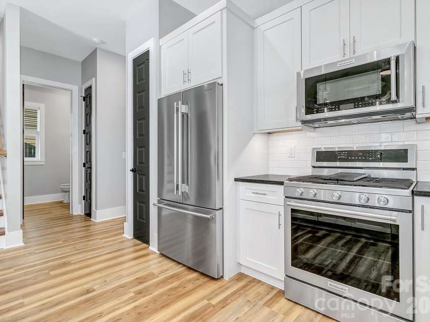 20 Phillip Lane, Arden, NC 28704.  MLS# CAR4365933, YatesRealty ID 22133. 