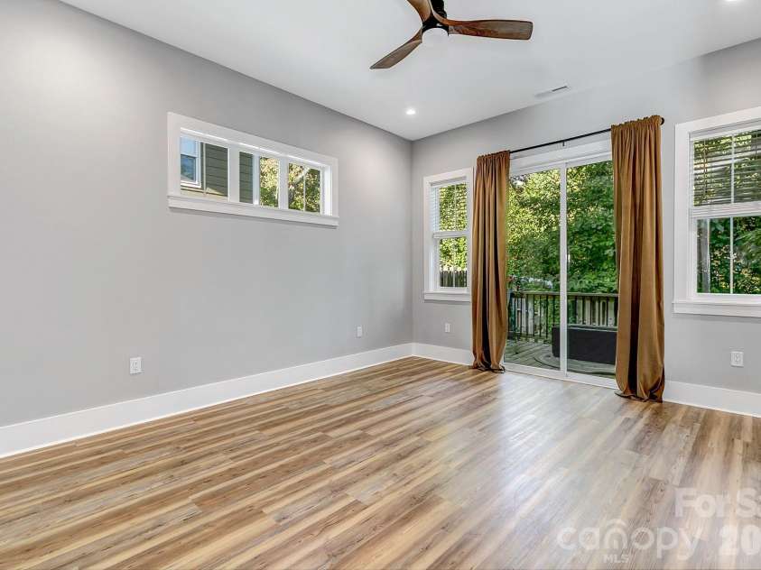 20 Phillip Lane, Arden, NC 28704.  MLS# CAR4365933, YatesRealty ID 22133. 