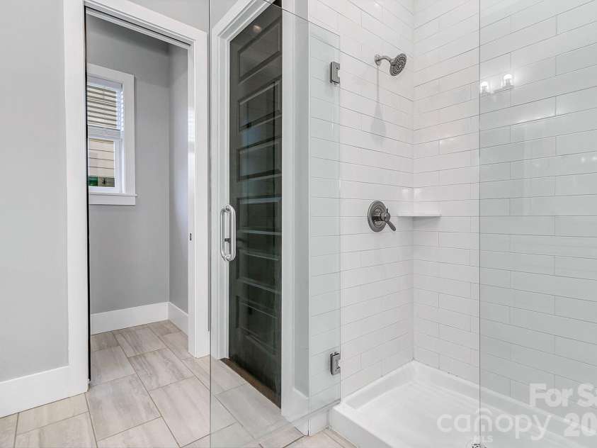 20 Phillip Lane, Arden, NC 28704.  MLS# CAR4365933, YatesRealty ID 22133. 