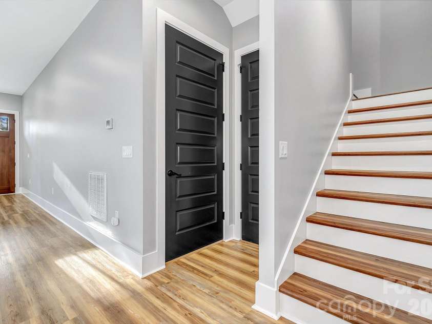 20 Phillip Lane, Arden, NC 28704.  MLS# CAR4365933, YatesRealty ID 22133. 