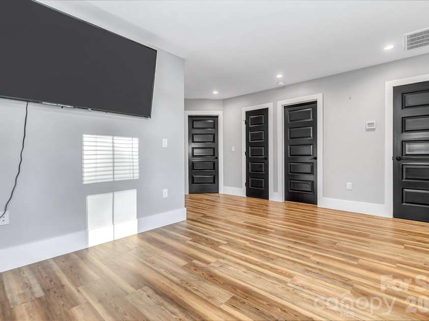 20 Phillip Lane, Arden, NC 28704.  MLS# CAR4365933, YatesRealty ID 22133. 