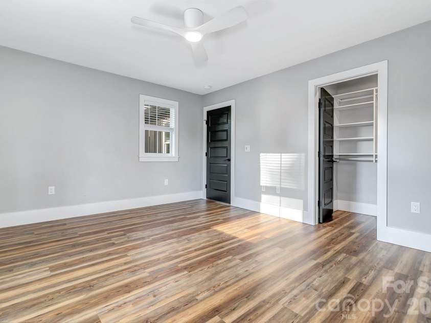 20 Phillip Lane, Arden, NC 28704.  MLS# CAR4365933, YatesRealty ID 22133. 