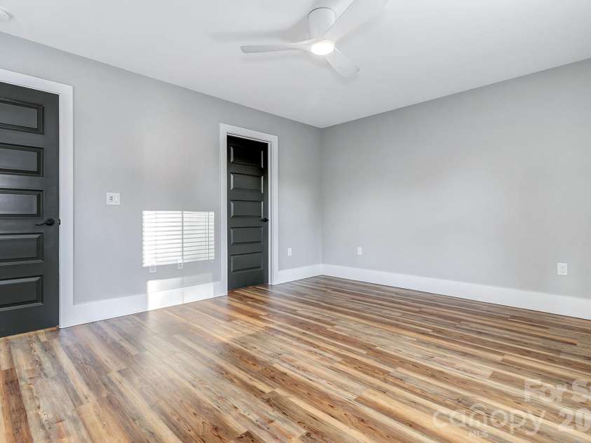 20 Phillip Lane, Arden, NC 28704.  MLS# CAR4365933, YatesRealty ID 22133. 