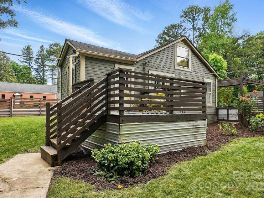 4235 Howie Circle, Charlotte, NC 28205.  MLS# CAR4258170, YatesRealty ID 22134. 
