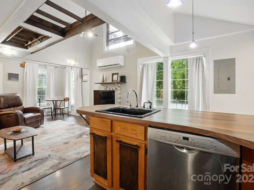 4235 Howie Circle, Charlotte, NC 28205.  MLS# CAR4258170, YatesRealty ID 22134. 