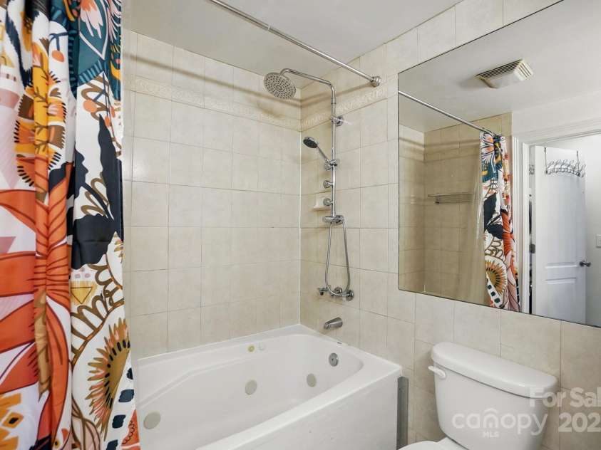 4235 Howie Circle, Charlotte, NC 28205.  MLS# CAR4258170, YatesRealty ID 22134. 