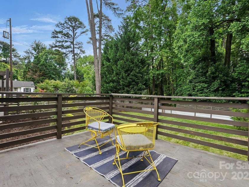 4235 Howie Circle, Charlotte, NC 28205.  MLS# CAR4258170, YatesRealty ID 22134. Front howie deck