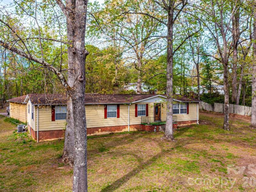 2474 Chandler Place, Granite Falls, NC 28630.  MLS# CAR4366653, YatesRealty ID 22135. 