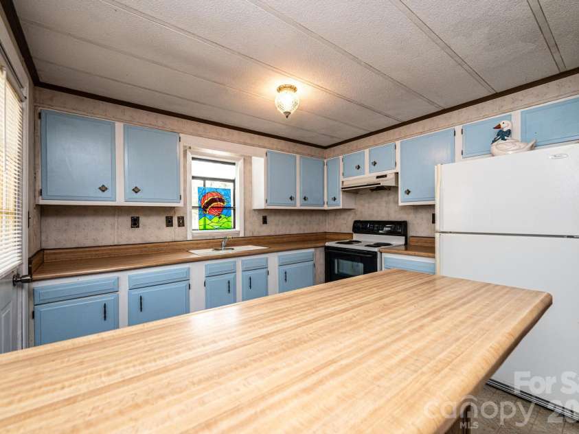 2474 Chandler Place, Granite Falls, NC 28630.  MLS# CAR4366653, YatesRealty ID 22135. 