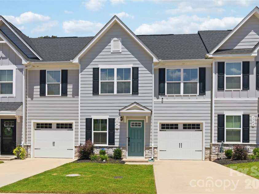 154 Stella Lane, Troutman, NC 28166.  MLS# CAR4409613, YatesRealty ID 22136. 