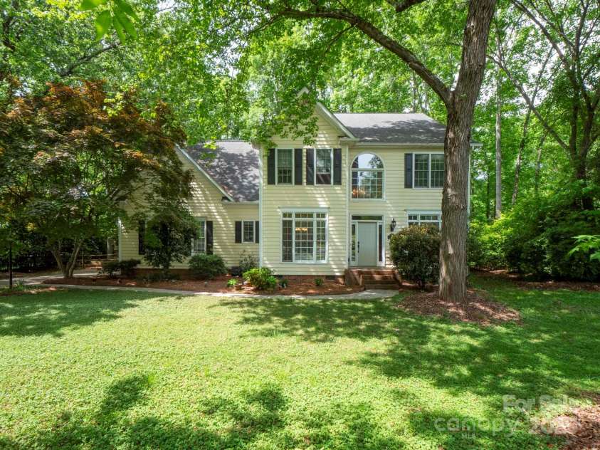 6100 Hunter Lane, Weddington, NC 28104.  MLS# CAR4249073, YatesRealty ID 22136. 
