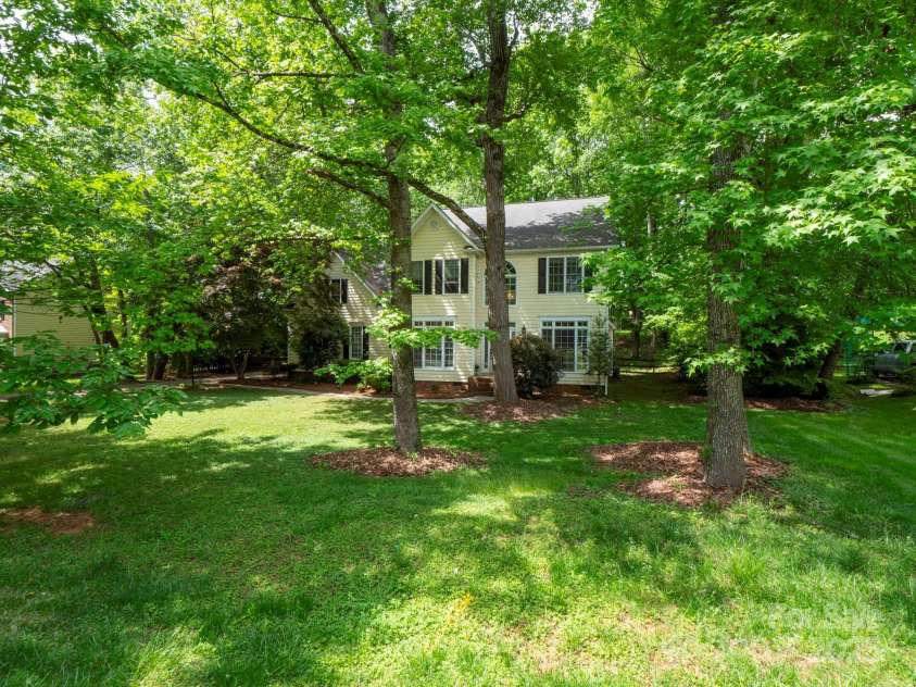 6100 Hunter Lane, Weddington, NC 28104.  MLS# CAR4249073, YatesRealty ID 22136. 