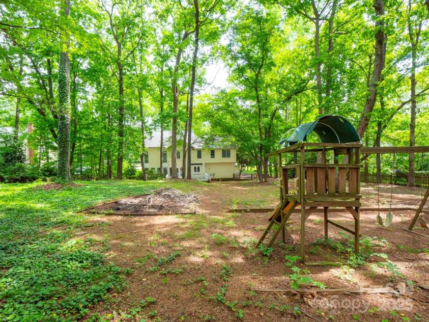 6100 Hunter Lane, Weddington, NC 28104.  MLS# CAR4249073, YatesRealty ID 22136. 