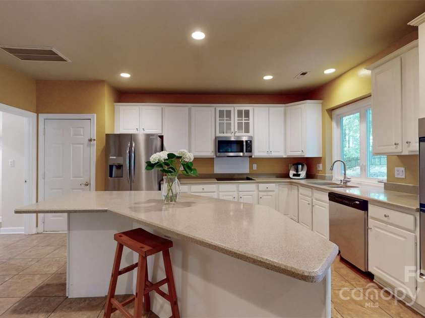 6100 Hunter Lane, Weddington, NC 28104.  MLS# CAR4249073, YatesRealty ID 22136. 