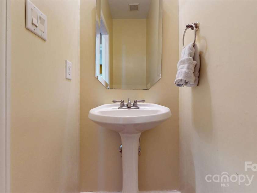6100 Hunter Lane, Weddington, NC 28104.  MLS# CAR4249073, YatesRealty ID 22136. 